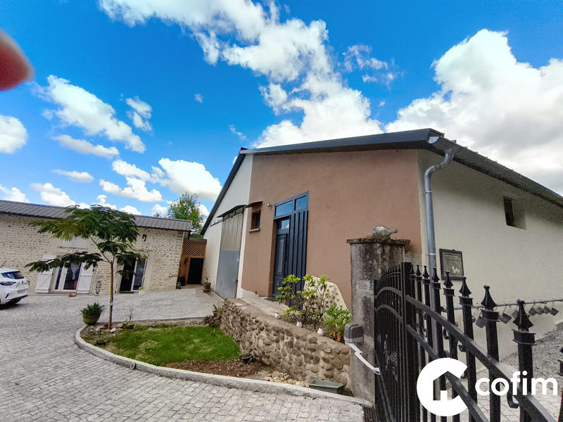 Maison - 372 m² - 7 pièces