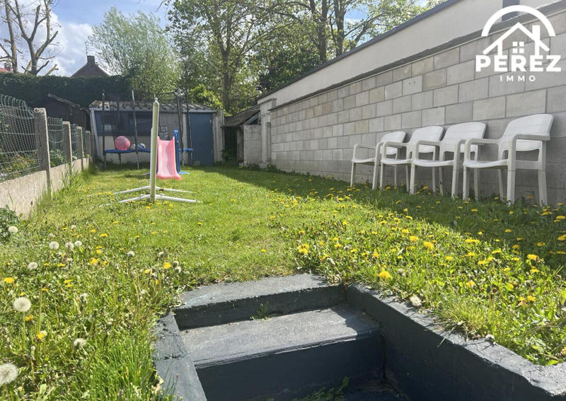 Maison - 90 m² - 4 pièces