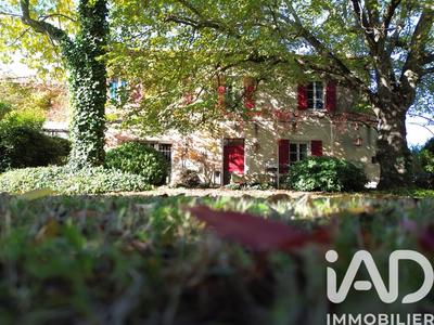 Maison - 250 m² - 9 pièces