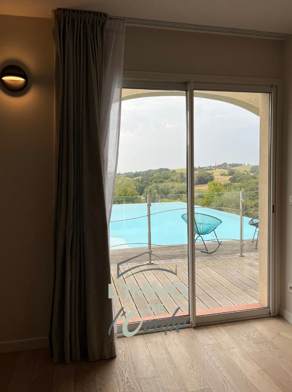 Maison - 200 m² - 6 pièces