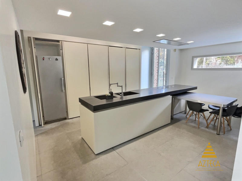 Maison contemporaine - 295 m² - 6 pièces