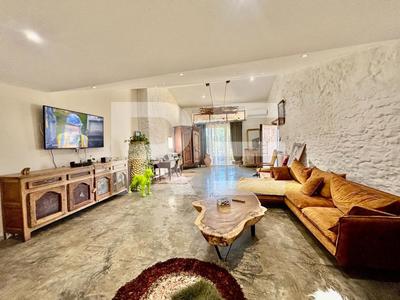 Maison - 180 m² - 4 pièces