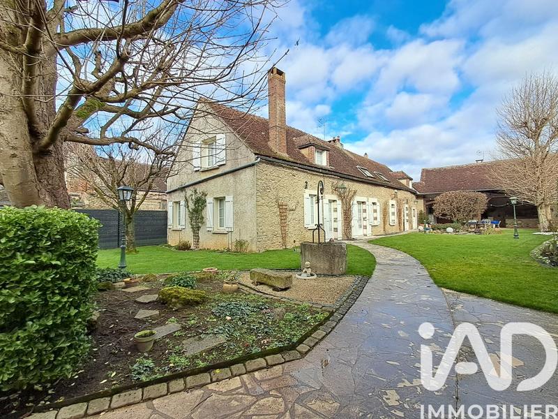 Maison - 200 m² - 8 pièces