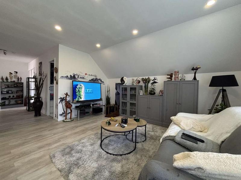 Maison - 210 m² - 7 pièces