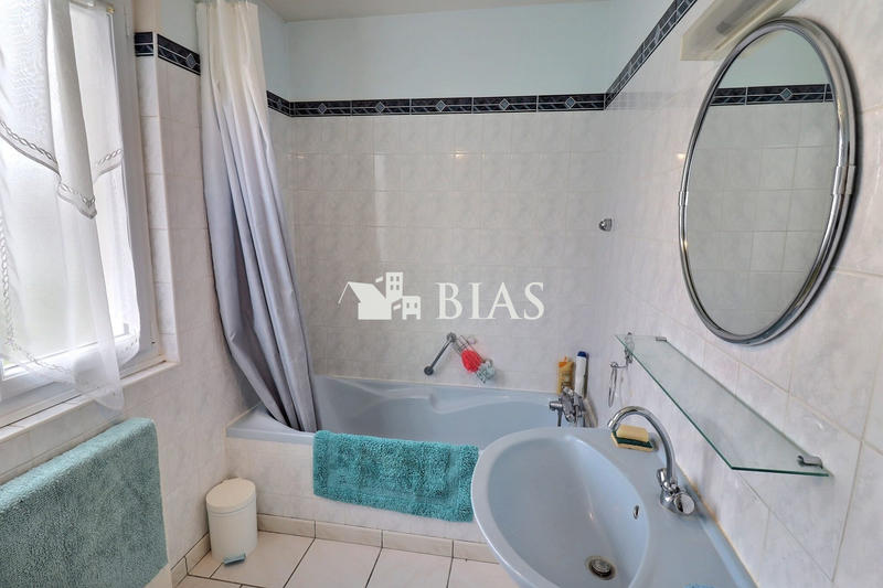 Maison - 87 m² - 4 pièces