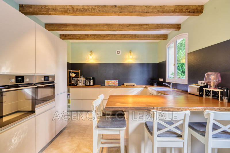 Maison - 226 m² - 8 pièces