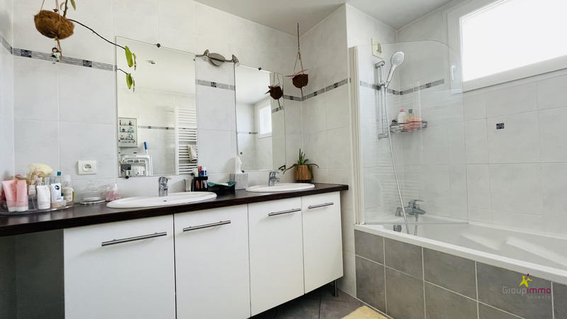 Appartement - 93 m² - 4 pièces