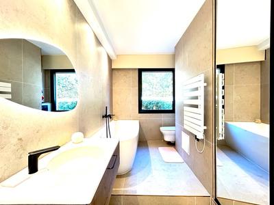 Appartement - 80 m² - 3 pièces