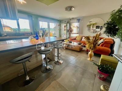 Appartement - 79 m² - 4 pièces