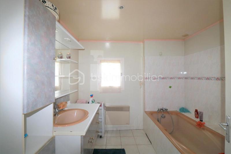 Maison - 230 m² - 7 pièces