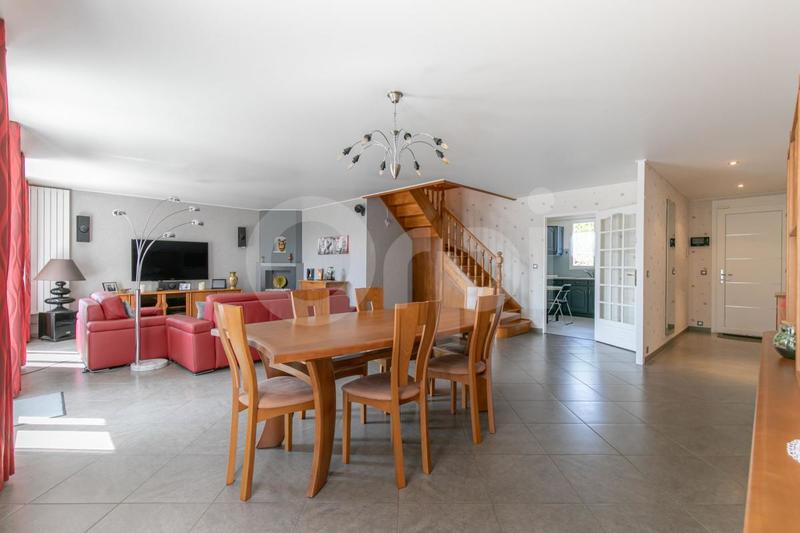 Maison - 152 m² - 7 pièces