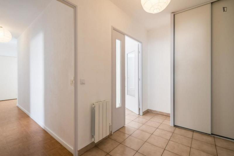 Chambre - 9 m² - 5 pièces