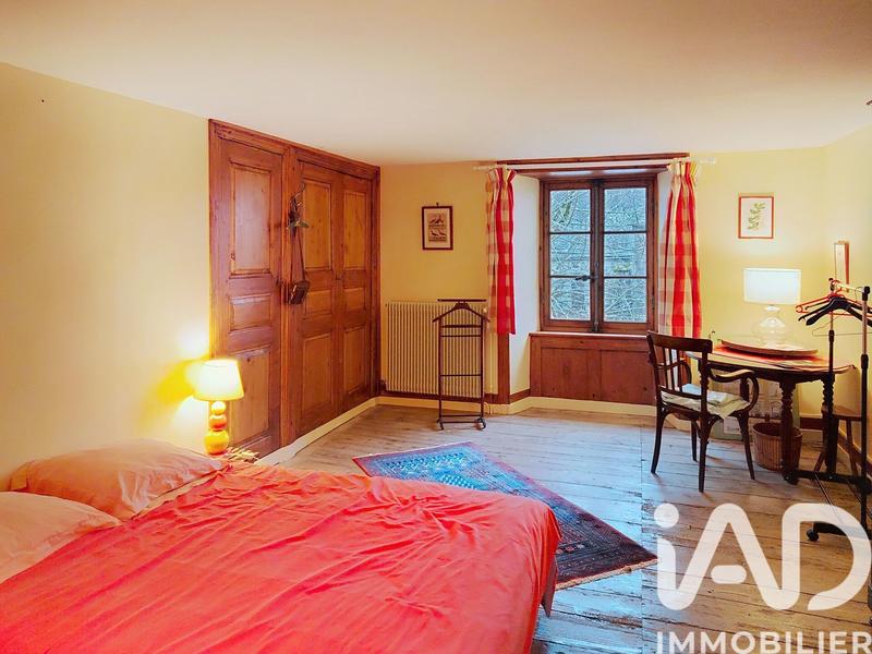 Maison - 335 m² - 13 pièces