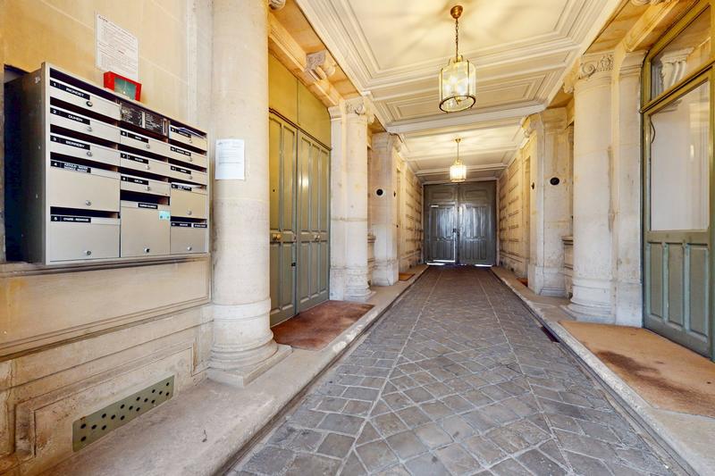 Appartement - 182 m² - 7 pièces