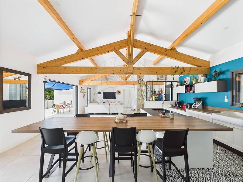 Villa - 245 m² - 7 pièces