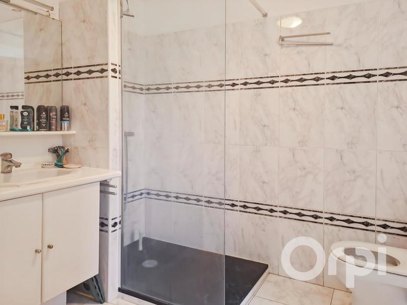 Propriété - 181 m² - 6 pièces