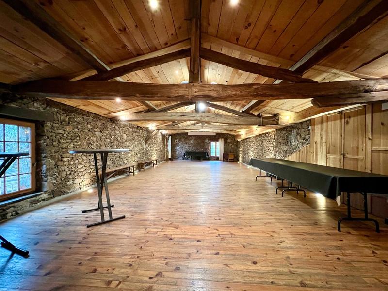 Maison - 1 032 m² - 12 pièces