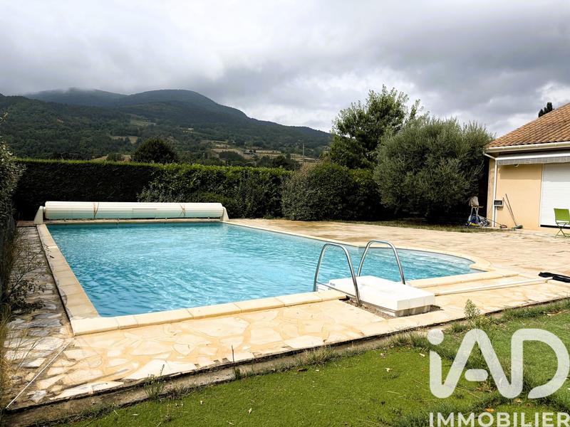 Maison - 138 m² - 6 pièces