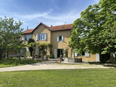 Maison - 185 m² - 7 pièces