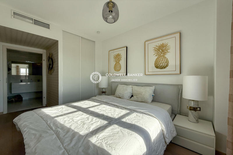 Appartement - 93 m² - 4 pièces