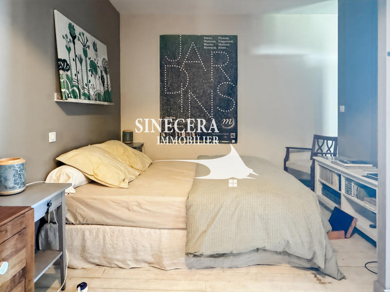 Maison - 260 m² - 9 pièces