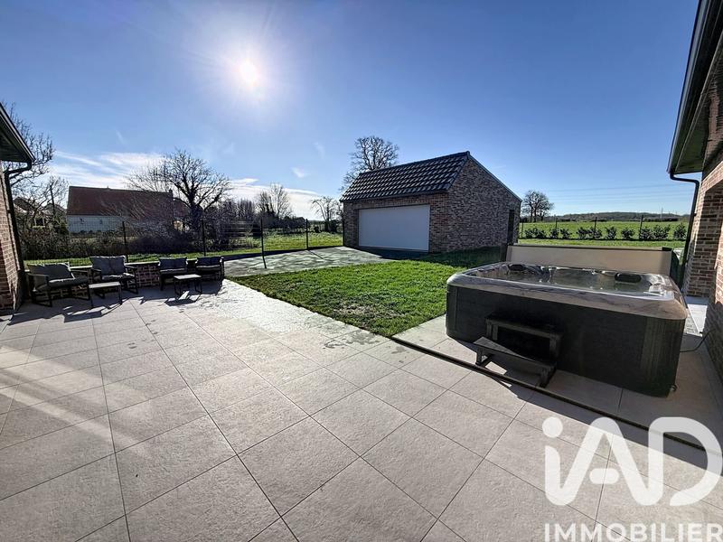 Maison - 255 m² - 7 pièces