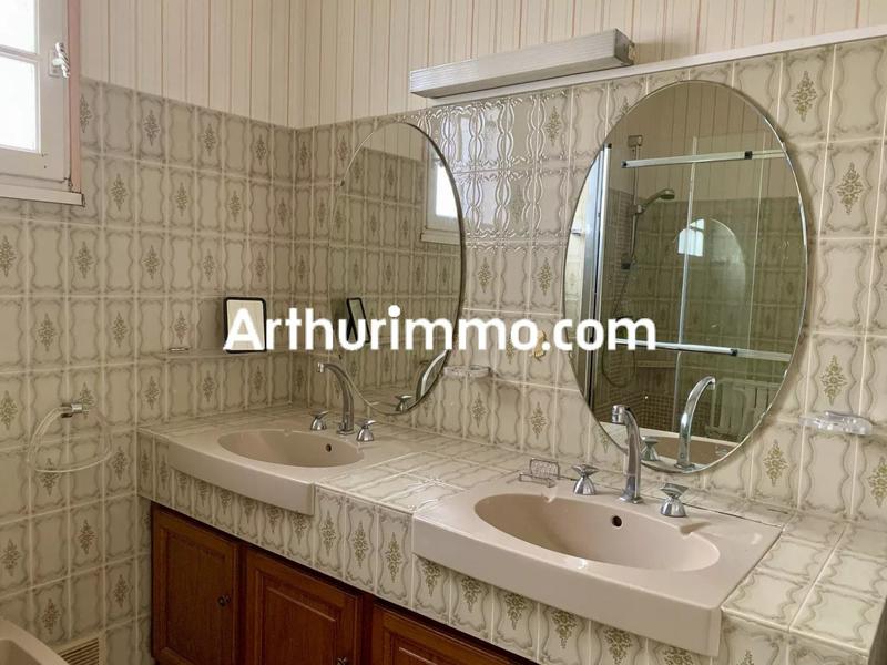 Maison - 195 m² - 9 pièces