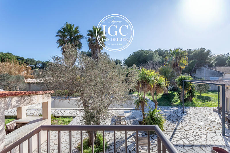 Villa - 240 m² - 5 pièces