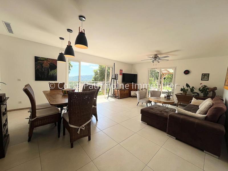 Maison - 127 m² - 6 pièces