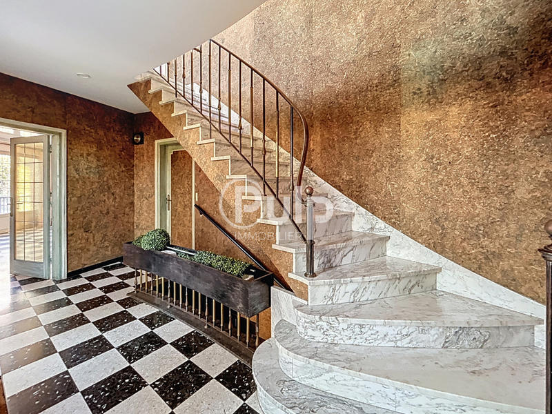 Maison d'architecte - 190 m² - 12 pièces