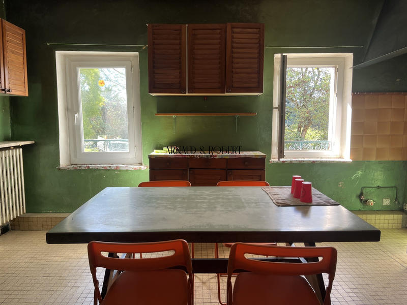 Bastide - 300 m² - 1 pièce