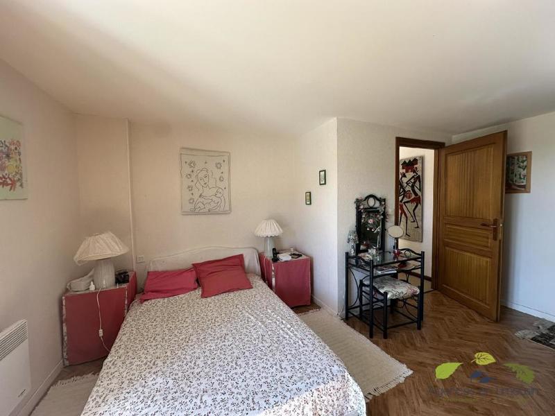 Propriété - 186 m² - 7 pièces
