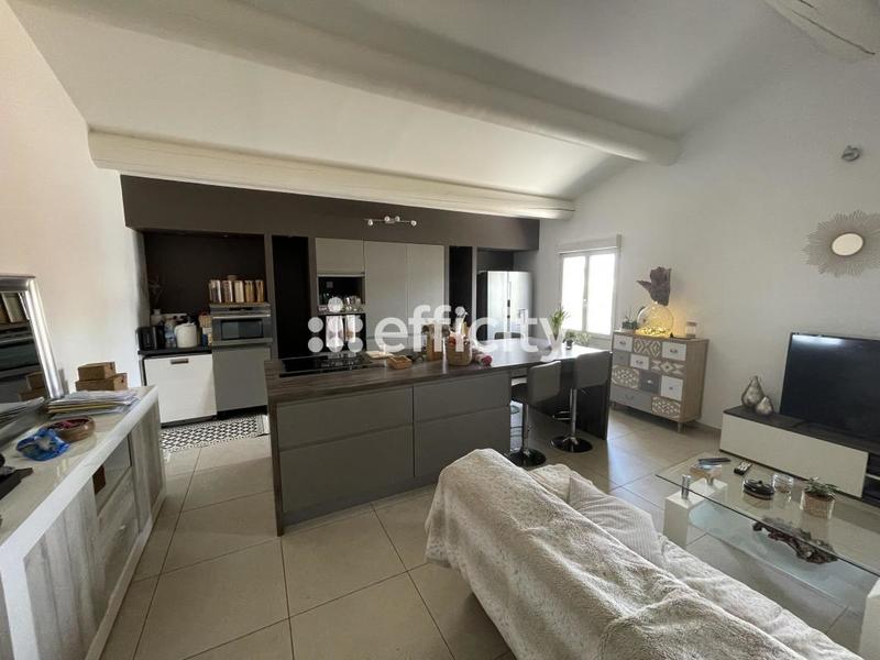 Maison - 240 m² - 11 pièces