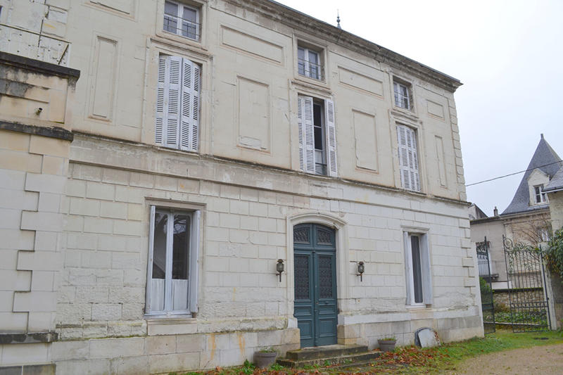 Maison - 240 m² - 9 pièces