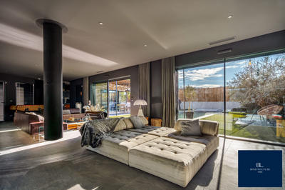 Maison contemporaine - 218 m² - 6 pièces