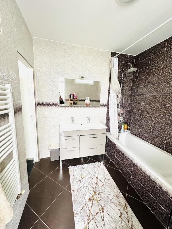 Maison de ville - 125 m² - 5 pièces