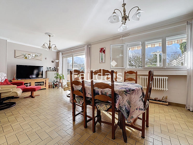 Maison - 110 m² - 4 pièces