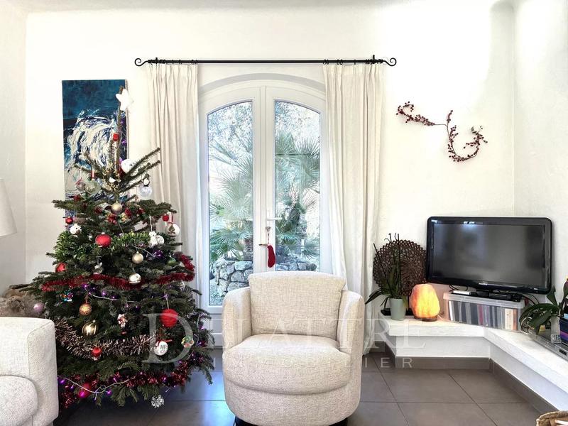 Propriété - 170 m² - 6 pièces