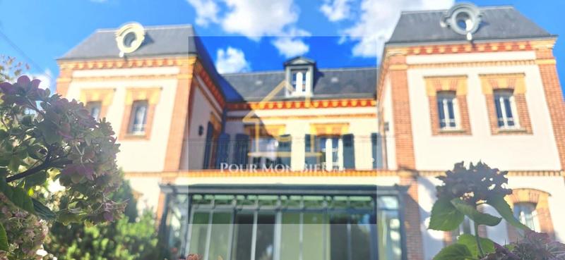 Hôtel particulier - 300 m² - 10 pièces