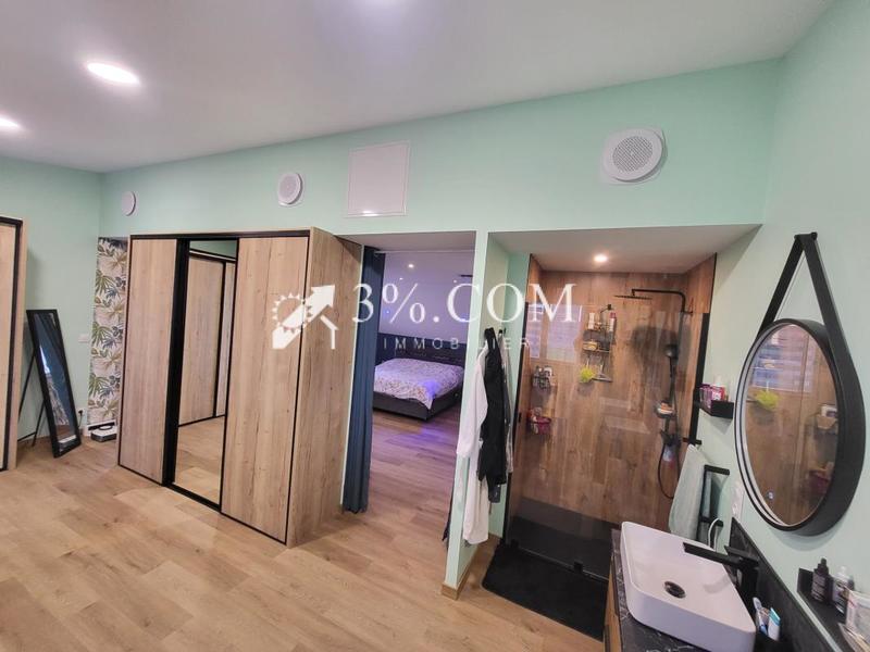 Maison - 230 m² - 10 pièces