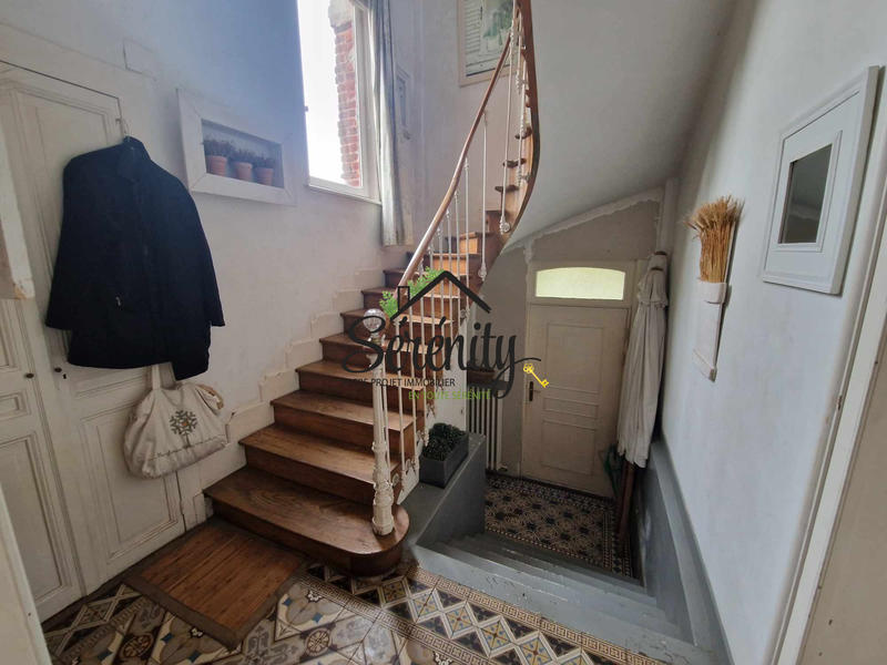 Maison - 180 m² - 8 pièces