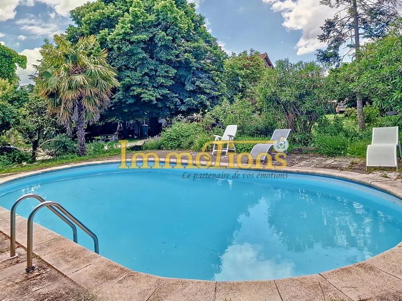 Maison - 243 m² - 5 pièces