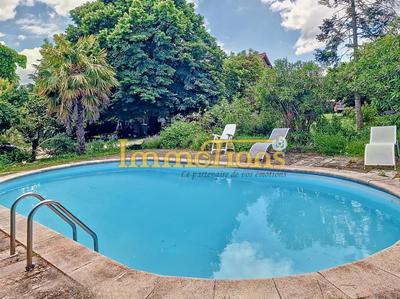 Maison - 243 m² - 5 pièces