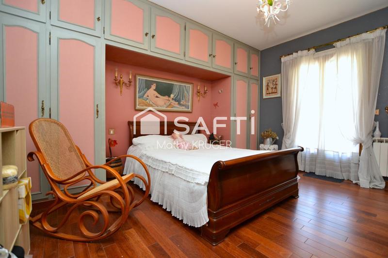 Propriété - 228 m² - 7 pièces