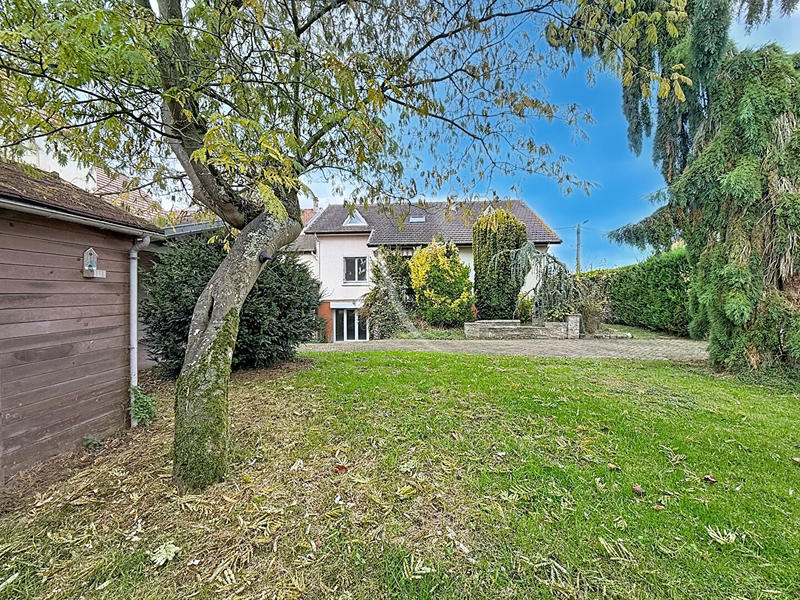 Maison - 185 m² - 8 pièces