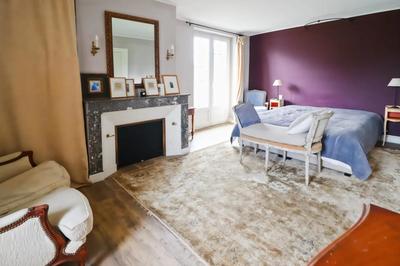 Maison - 250 m² - 9 pièces