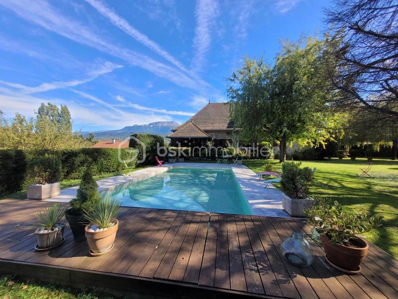 Demeure - 370 m² - 10 pièces