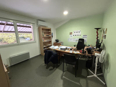 Bureau - 220 m²