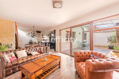 Maison - 99 m² - 5 pièces