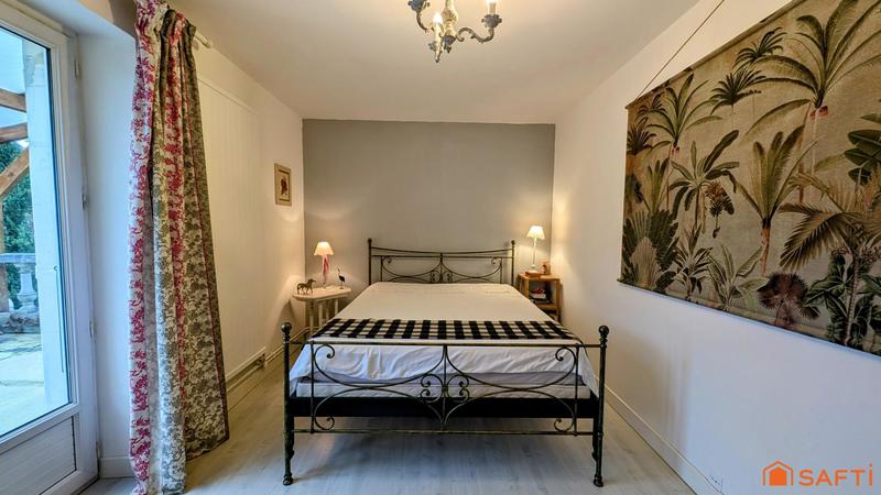 Maison - 218 m² - 9 pièces